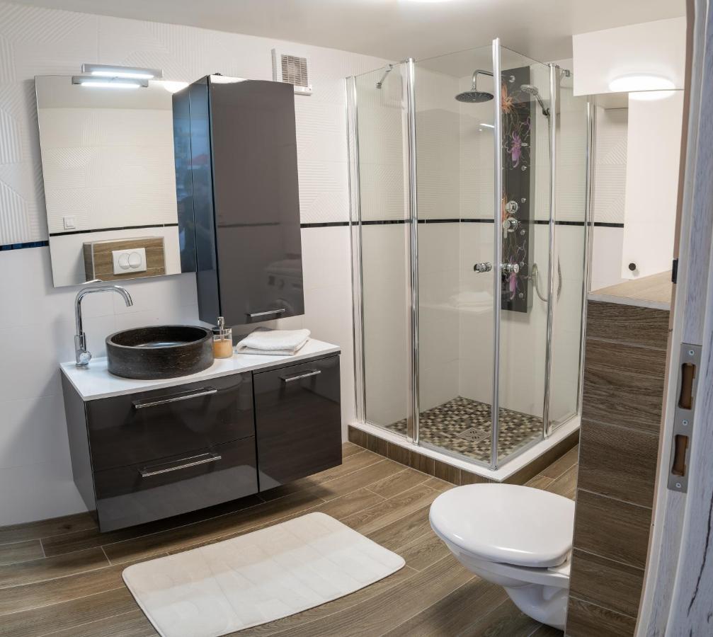 Biztos Kucko Apartment แซแก็ด ภายนอก รูปภาพ